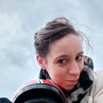 Julie, babysitter à Champagne sur Seine