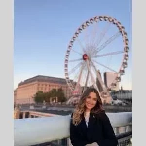 Romane , babysitter à Valcanville