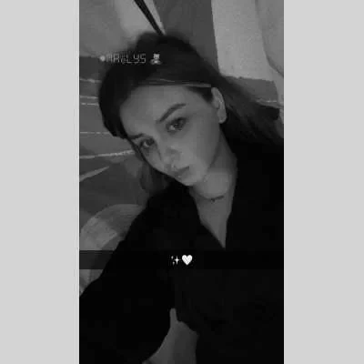 Maelys, babysitter à L Hay les Roses