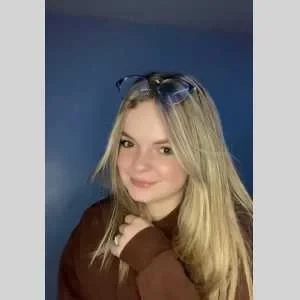 Manon, babysitter à Fontaine la Guyon