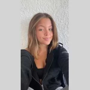 Ines, babysitter à Mouans Sartoux