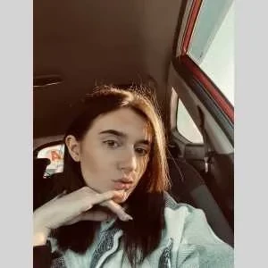 Victoria, babysitter à Lievin