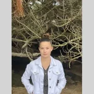 Léna , babysitter à Kersaint Plabennec