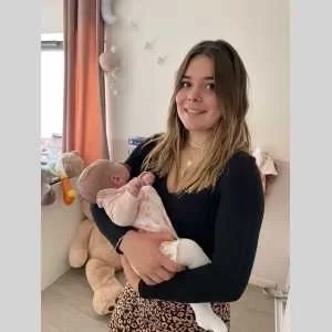 Lola, babysitter à Bourg les Valence