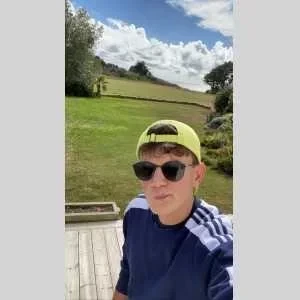 Axel, babysitter à Le Palais