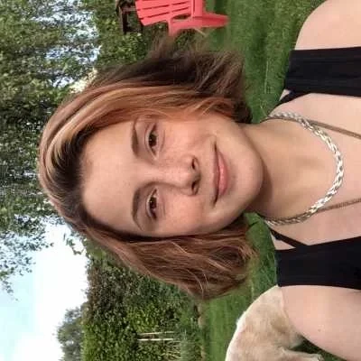 Earine, babysitter à Saint Evarzec