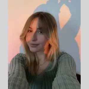 Clara, babysitter à Nandy