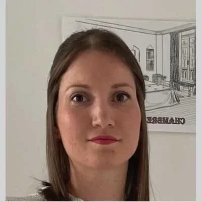 Anne, babysitter à Charmes sur l Herbasse