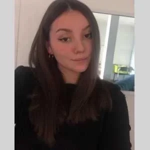 Zelie, babysitter à Taix