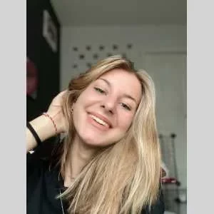 Alicia , babysitter à Vauciennes