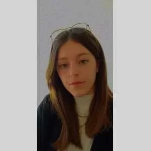 Laurine , babysitter à Villeneuve