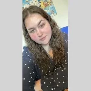 Laura, babysitter à Champagne sur Seine