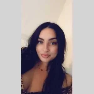 Manon, babysitter à Venissieux