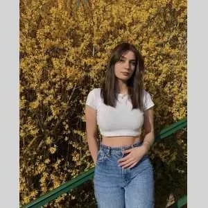 Lea, babysitter à Fechain