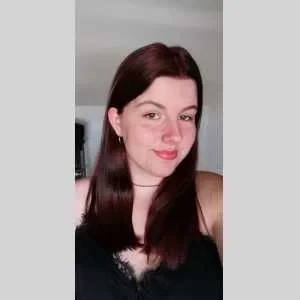 Flora, babysitter à Horgues