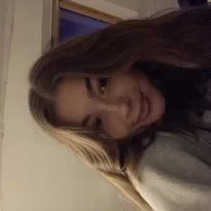 Louise, babysitter à Saint Mammes