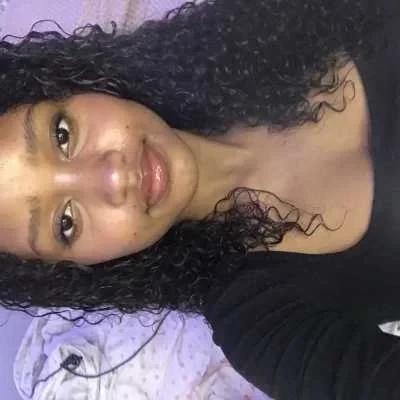 Shaina, babysitter à Fresnes