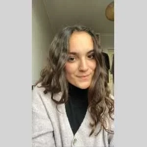 Manon , babysitter à Eaubonne