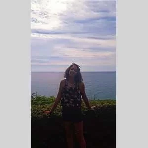 Iness, babysitter à Ales