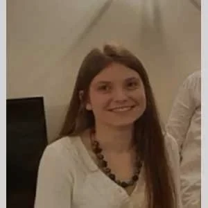 Clara, babysitter à Montreuil le Gast