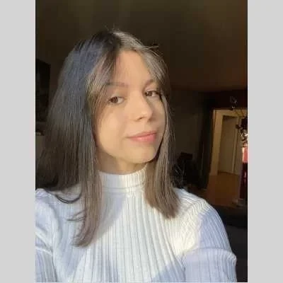 Selena, babysitter à Wasquehal