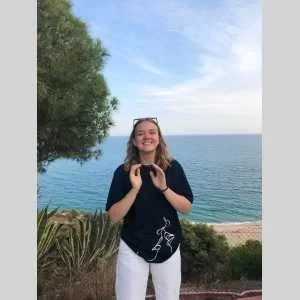 Charlotte, babysitter à Talant