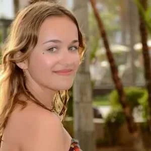 Margaux, babysitter à Neuville sous Montreuil