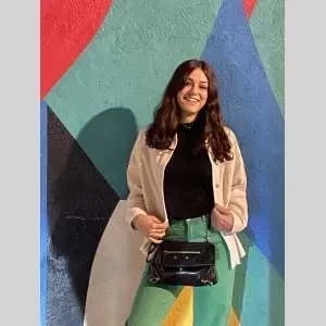 Eva, babysitter à Toulouse