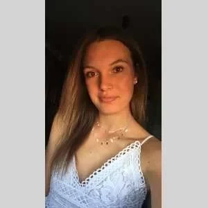 Marine, babysitter à Genlis