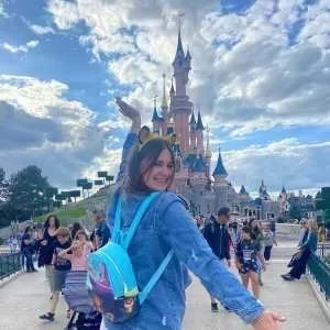 Marine, babysitter à Montmacq