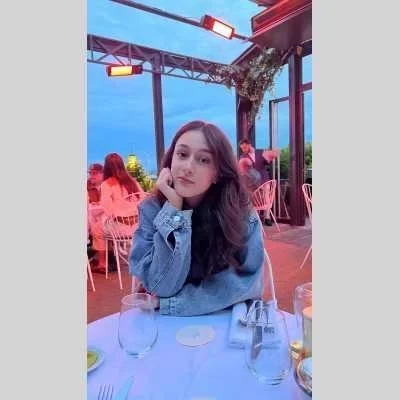 Julia, babysitter à Thiais