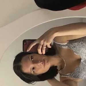 Tifany , babysitter à Saint Joachim