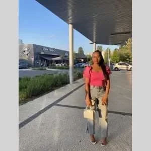 Ashley, babysitter à Parempuyre