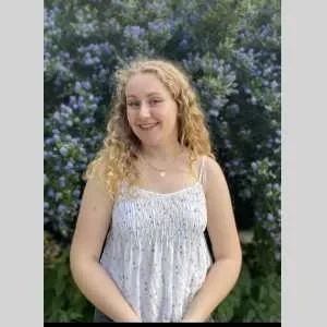 Enora, babysitter à Noyal Chatillon sur Seiche