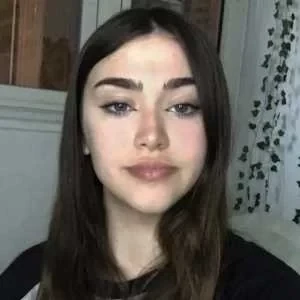 Coralie, babysitter à Fresnes