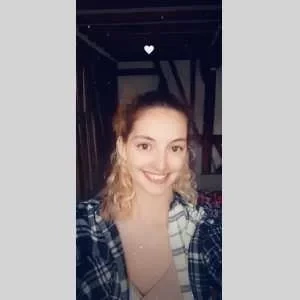 Enora, babysitter à Rives du Loir en Anjou