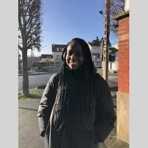 Alice, babysitter à Villeneuve le Roi