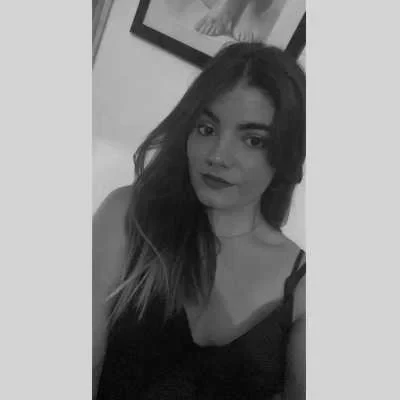 Emma, babysitter à Saint Martin de Crau