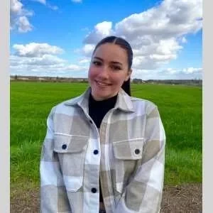 Lina, babysitter à Ferrieres