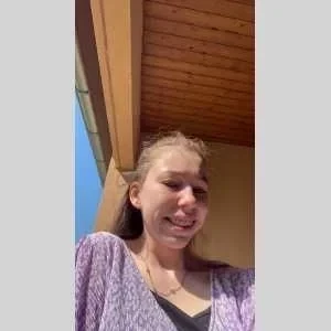 Oceane, babysitter à Commentry