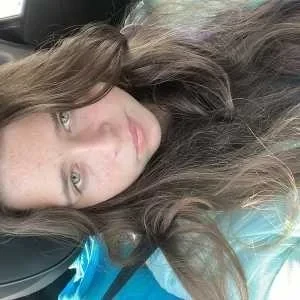 Madeline , babysitter à Saint Medard en Jalles