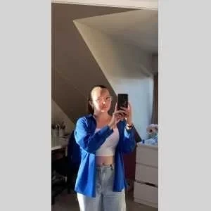 Marie, babysitter à Corps Nuds