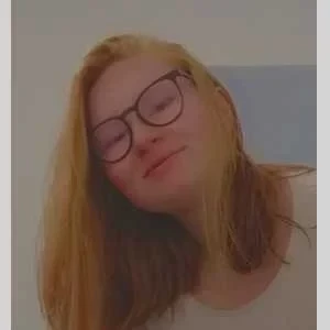 Chloe, babysitter à Somain