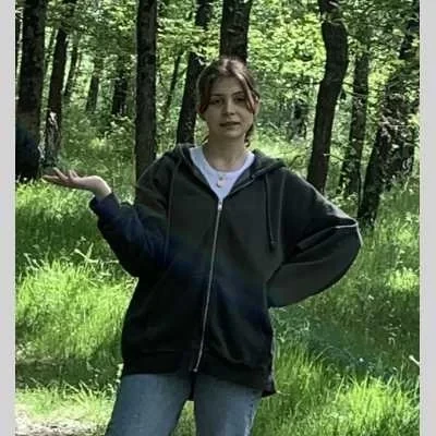 Lola , babysitter à Toulouse