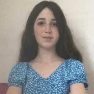 Candice, babysitter à Pompaire