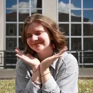 Lou, babysitter à Issy les Moulineaux