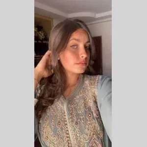 Lina, babysitter à Moret Loing et Orvanne