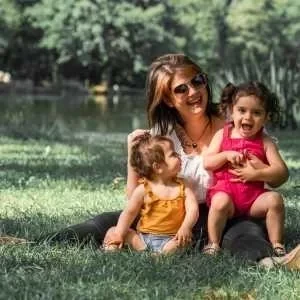 Betty, babysitter à Mezeray