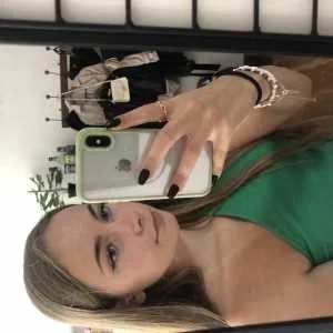 Lea, babysitter à La Vraie Croix