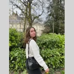 Karla, babysitter à Cormeray